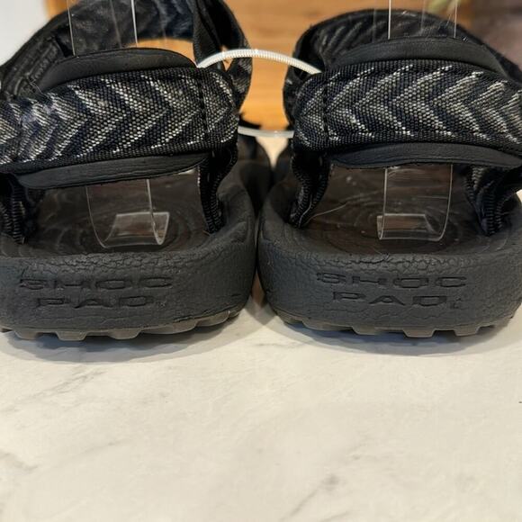 Teva Hurricane Strap Sandals Black Gray Chevron Stripe Gorpcore size 10 main image 4